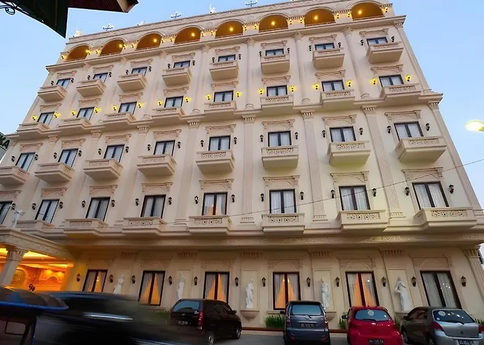 Hotel Grand Town