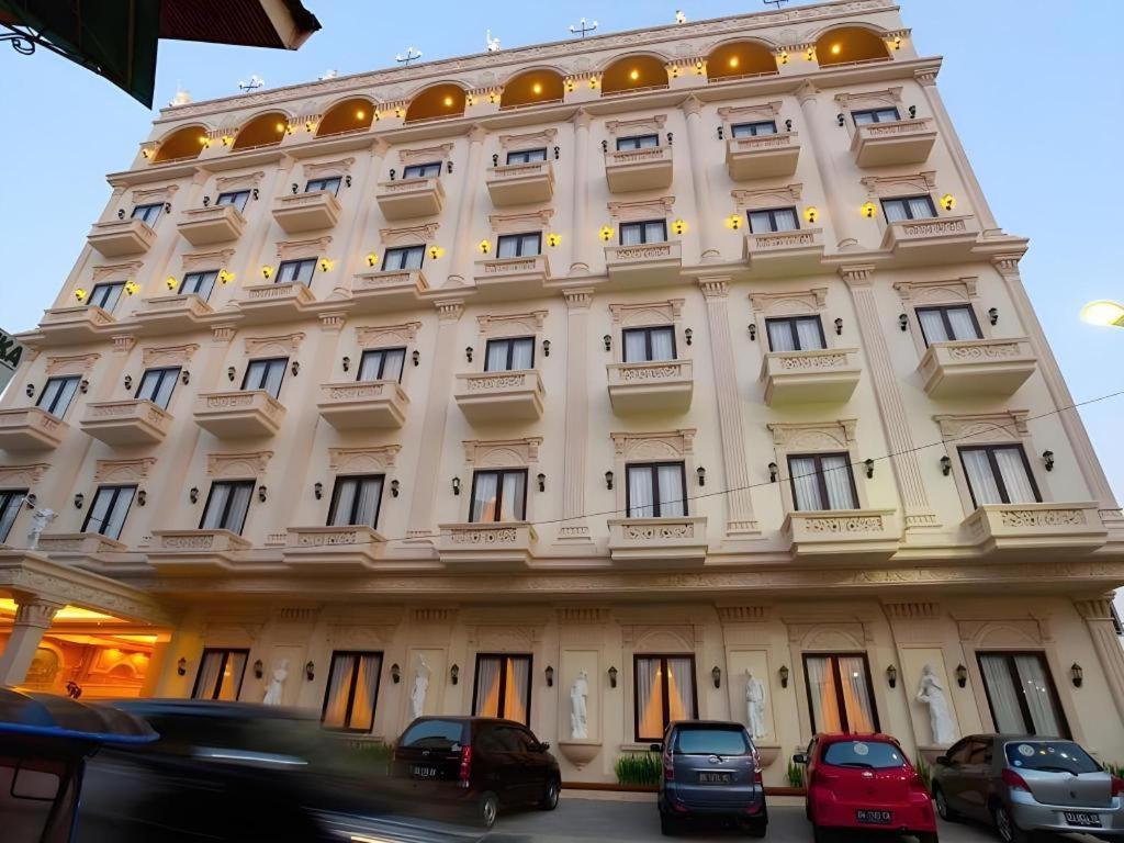 Grand Town 3*