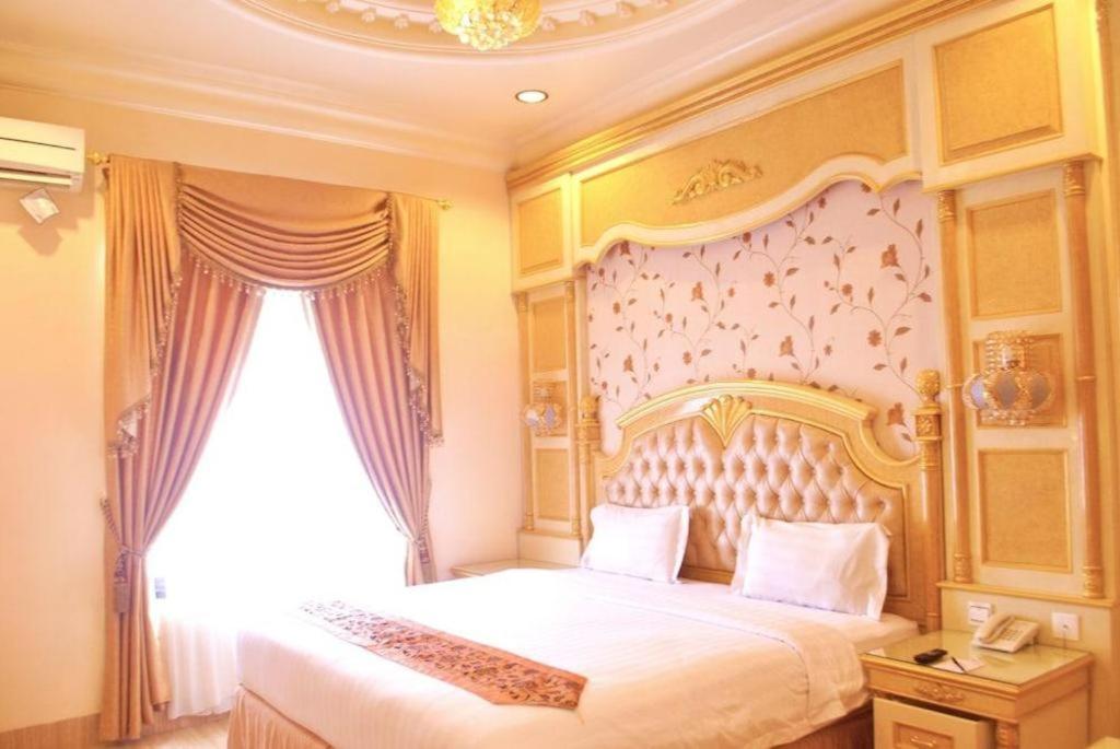 Grand Town Hotel 3*
