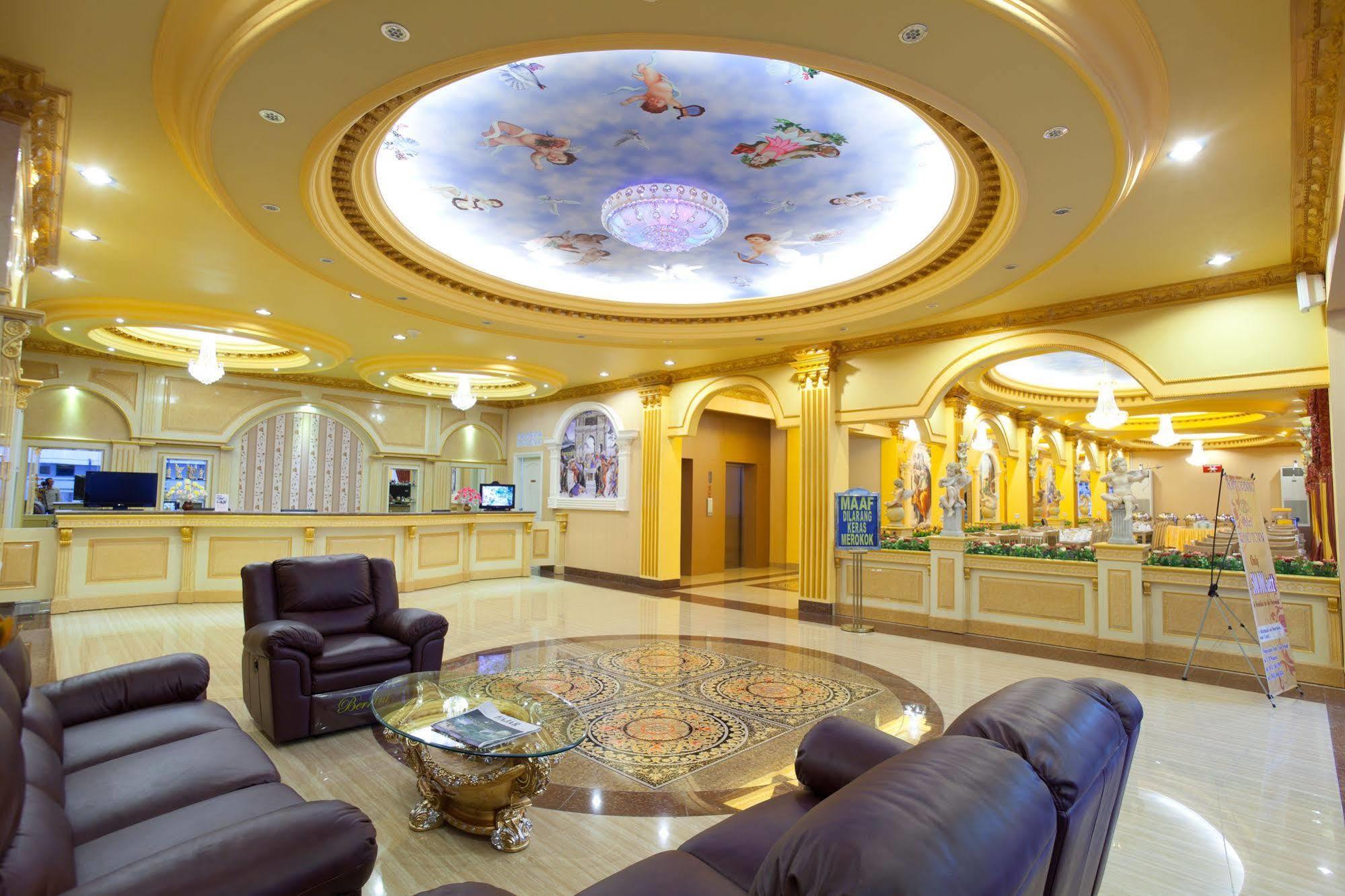 Hotel Grand Town